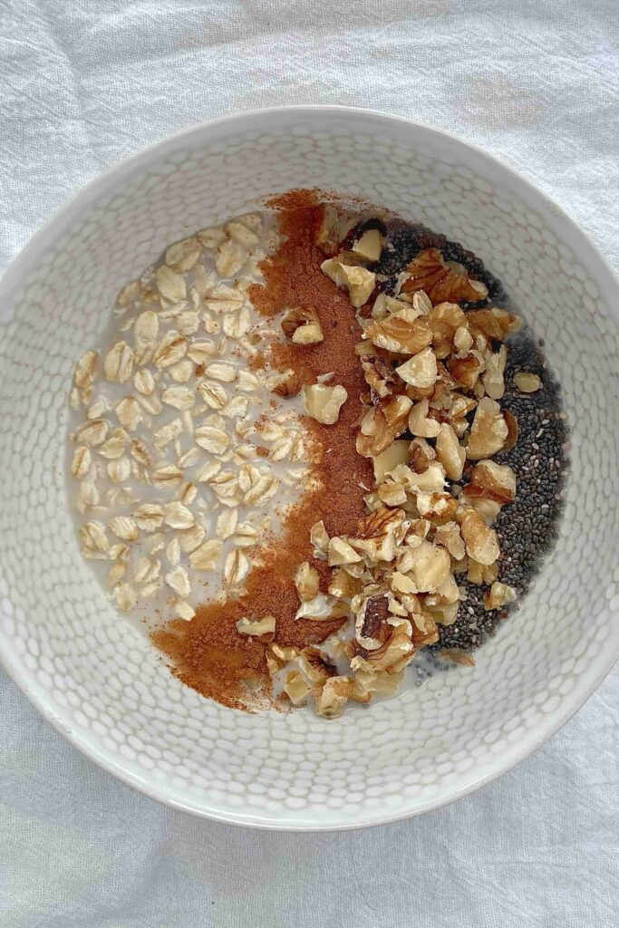 10 minute Muesli breakfast bowl