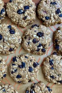 date sweetened oat cookies