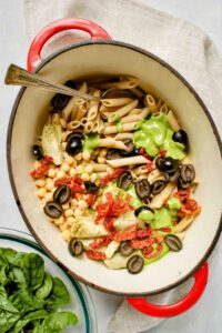 Vegetarian Pasta with Blended Spinach Artichoke Sauce