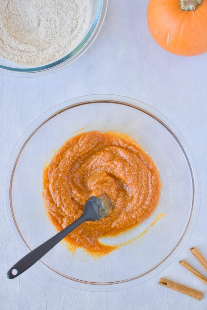 Easy Eggless Pumpkin Muffins