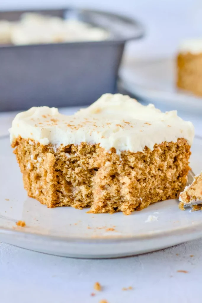 Spiced applesauce cake