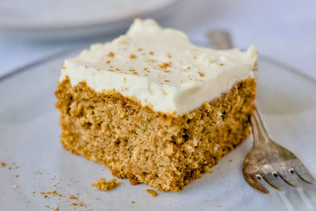 Spiced applesauce cake