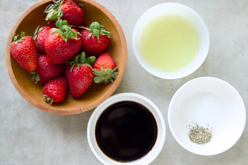 Roasted Strawberry Balsamic Vinaigrette ingredients