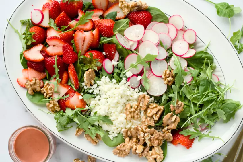 Strawberry Spinach and Arugula Salad