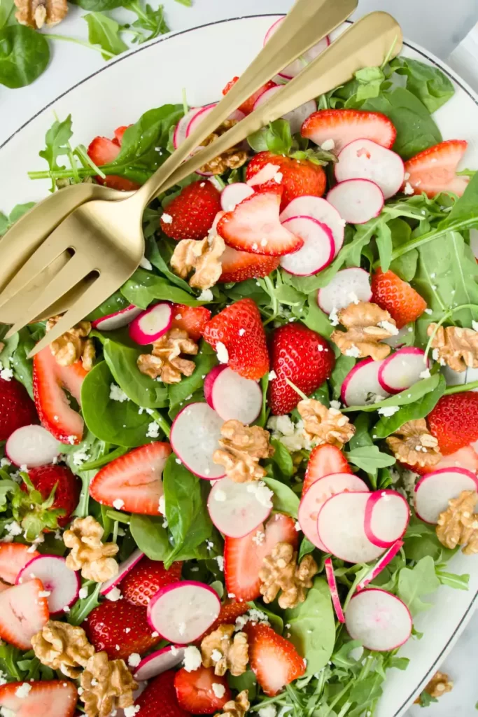 Strawberry Spinach and Arugula Salad
